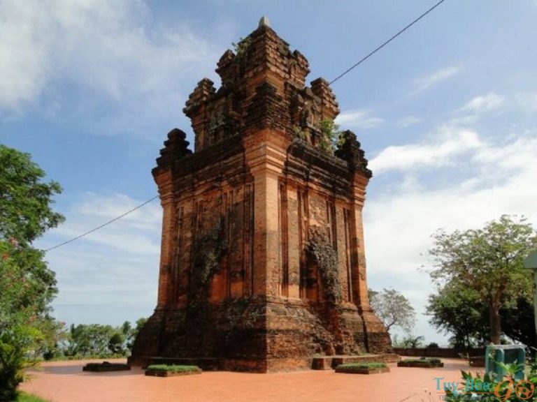 Truyền thuyết xây tháp Nhạn giữa quân Chiêm Thành và Đại Việt