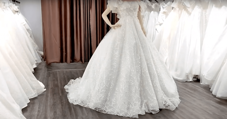 Lưu ý gì khi chọn dịch vụ cho thuê váy cưới Tuy Hòa online?