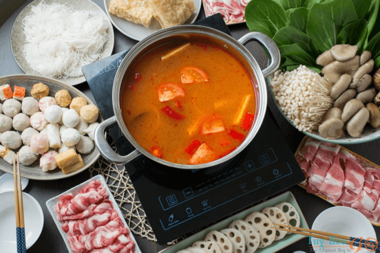 Tuyệt đỉnh ẩm thực trời mưa: Cách nấu lẩu Thái ngon đậm đà